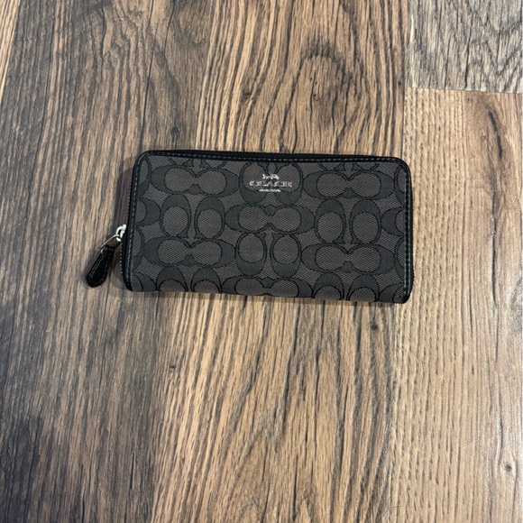Coach Long Zip Around Wallet Signature Jacquard Black/Gray - Picture 1 of 3
